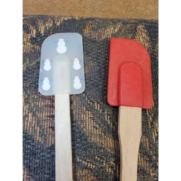 Set of 2 Farberware Scrapers- Snowman and Red - Picture 3 of 7